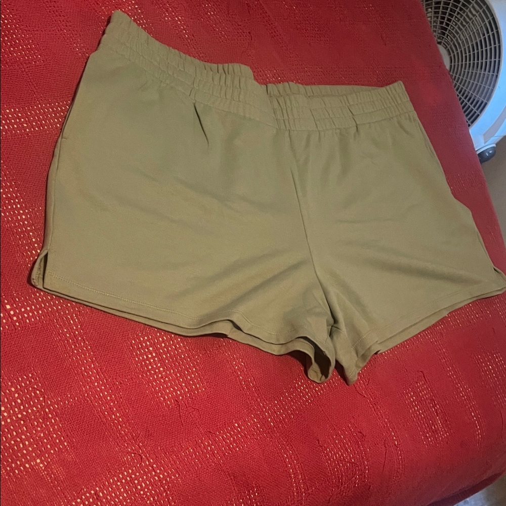 3X AVA & VIV PULL ON SHORTS NWOT